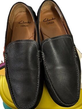 Clarks Men’s Black Leather Slip-On Loafers